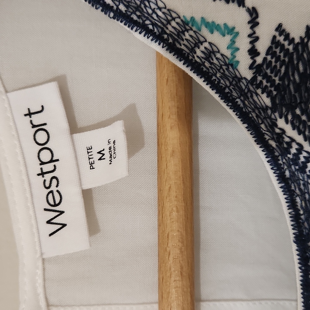 Westport sleevless embroidered top with pom pom hem. Size MP - Picture 2 of 11